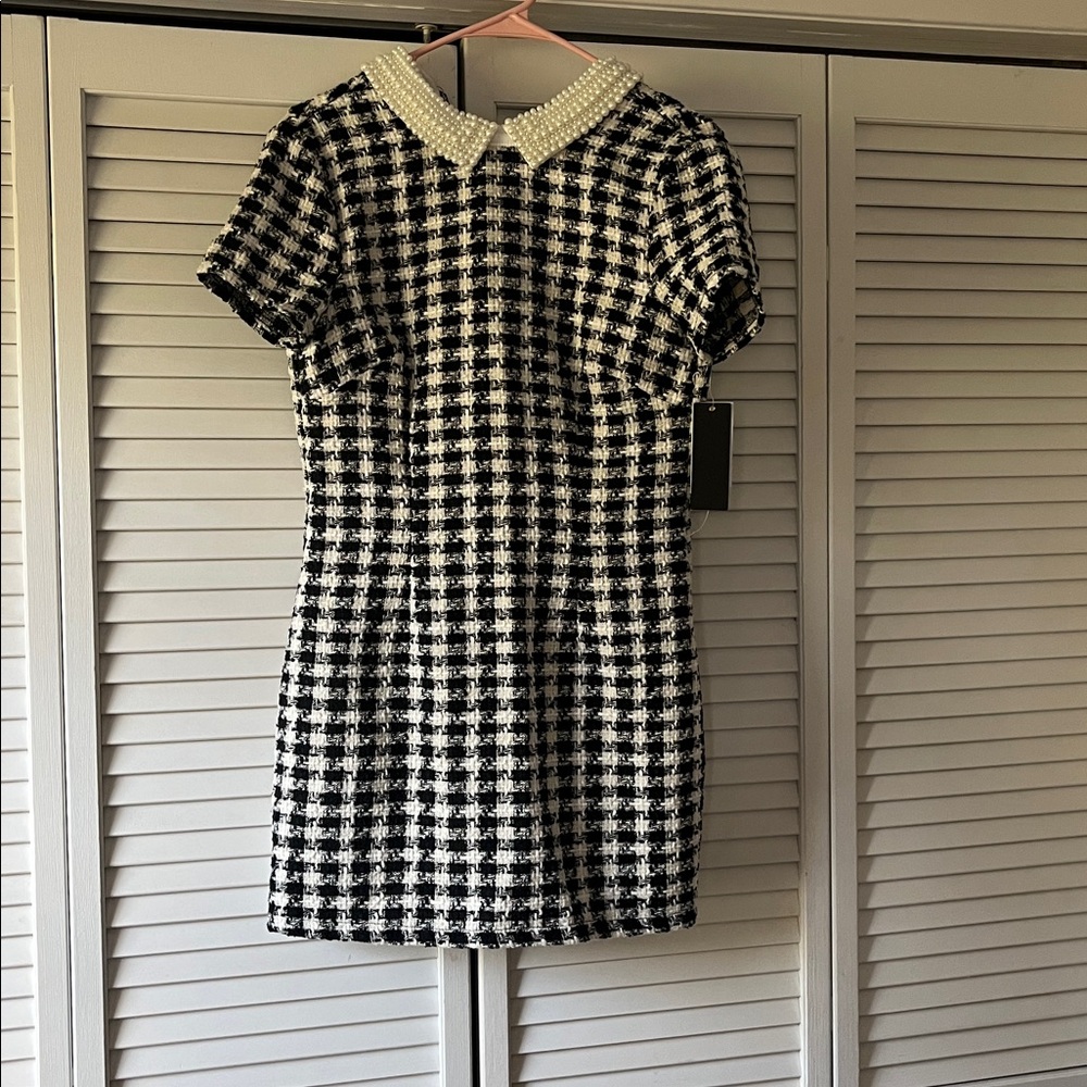 BRAND NEW (NWT) Black & White Houndstooth Short Sleeve Dress with Pearl Collar